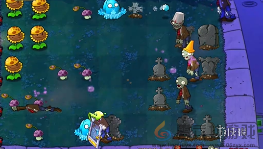 植物大战僵尸杂交版前院告急第十关怎么过(图4) 植物大战僵尸杂交版前院告急第十关怎么过(图4)